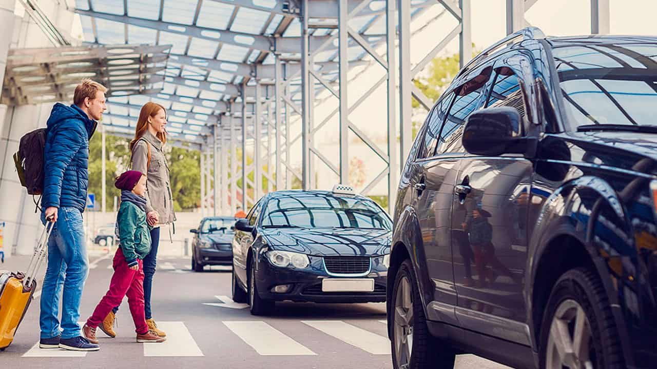 Vorteile und Tipps zur Autovermietung direkt am Flughafen. Ihr Ratgeber für komfortables, schnelles und sicheres Reisen.