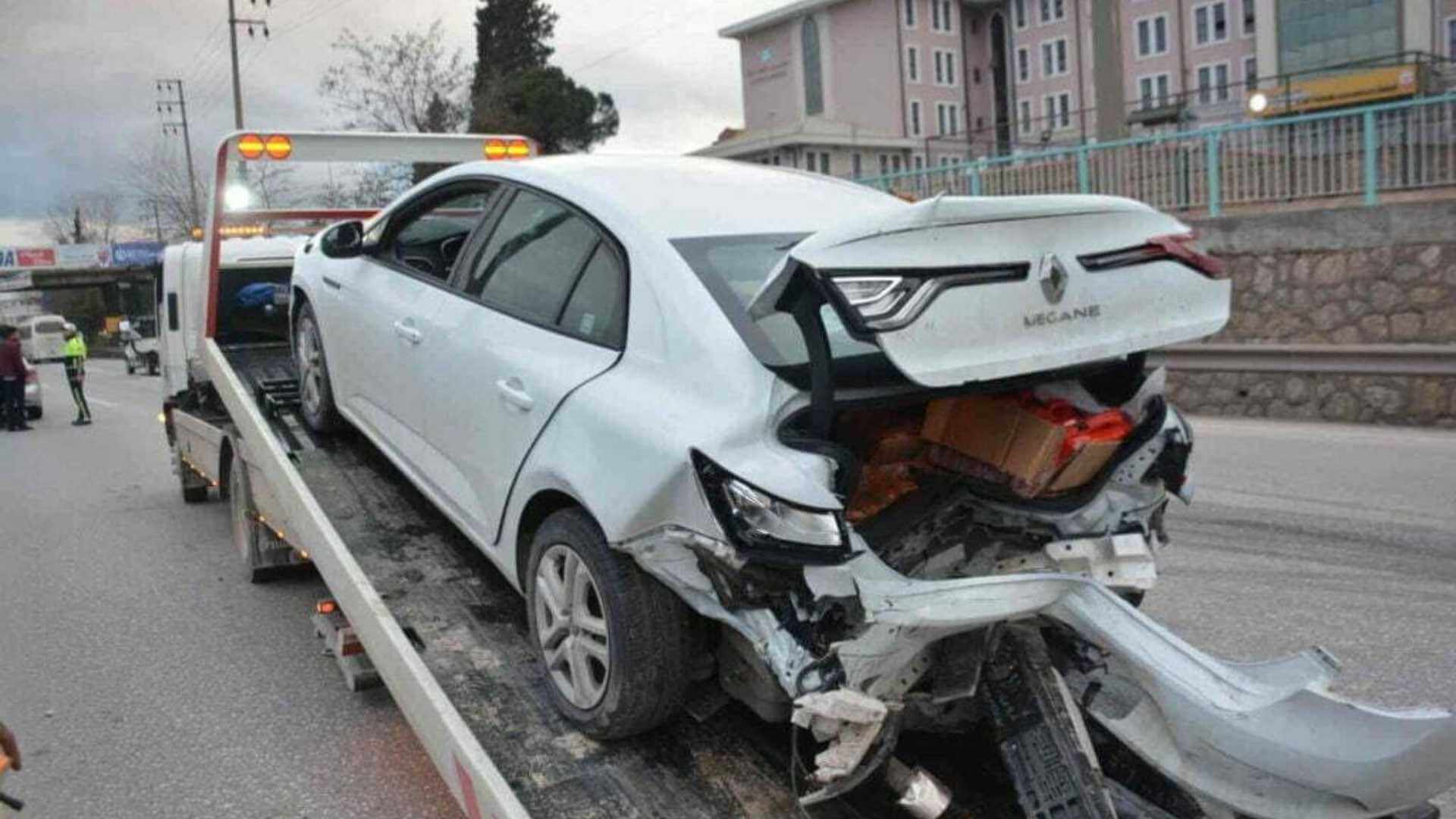 Что делать в случае аварии или повреждения арендованного автомобиля, кто несет ответственность?